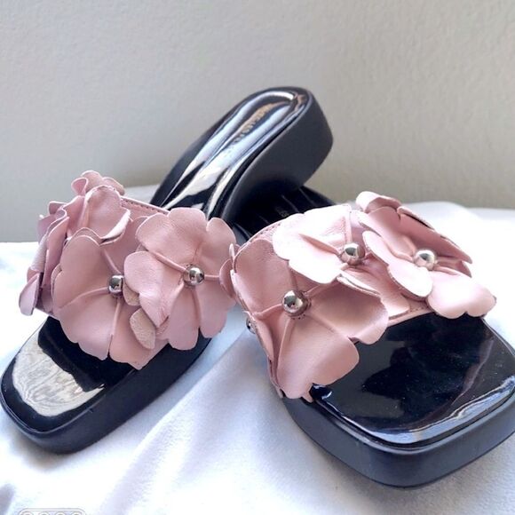 EUC Avec les Filles Baha sandals size 6 Pink Leather - Picture 1 of 3